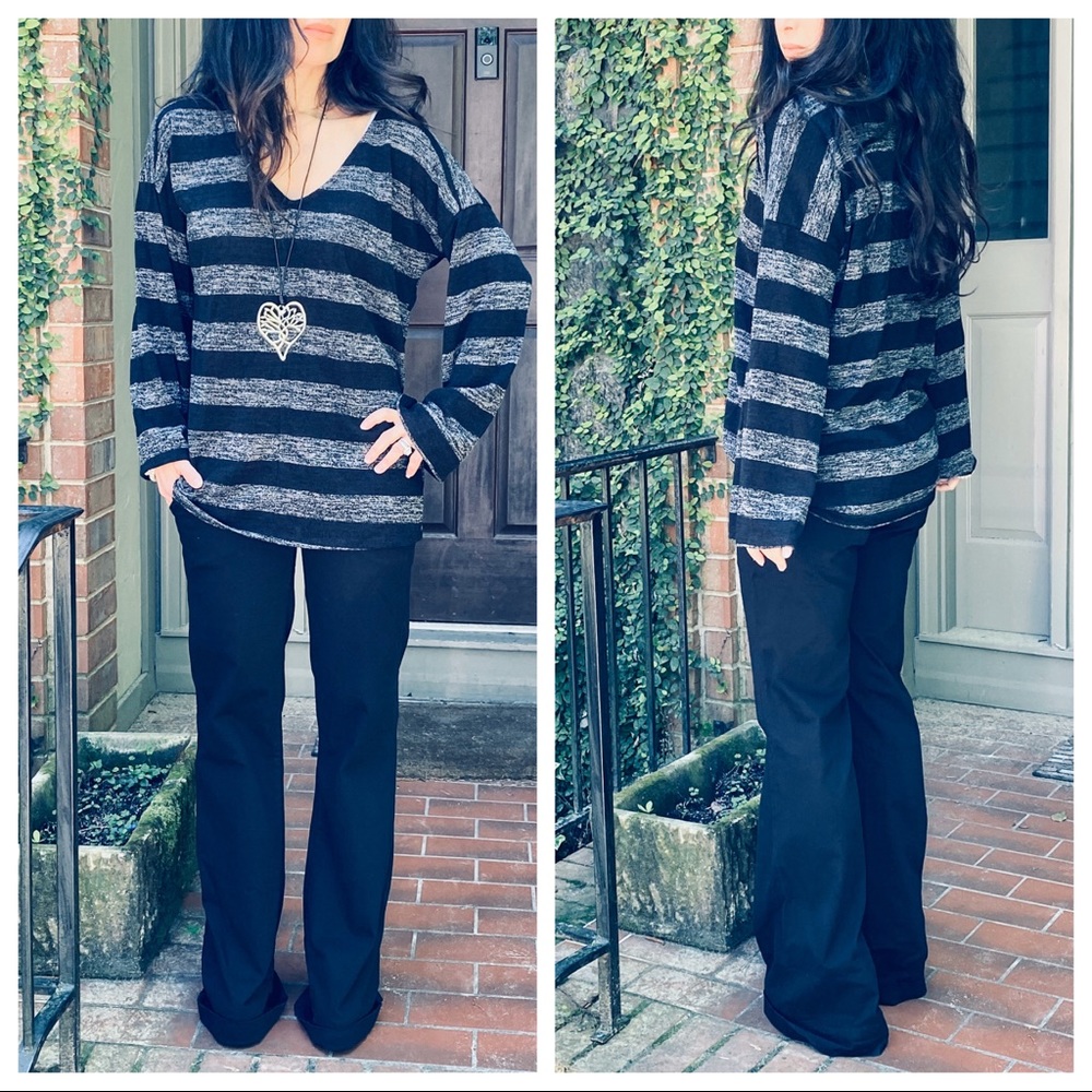 ✨LAST ONES✨Loose fit color block black/grey Tunic - Picture 4 of 9